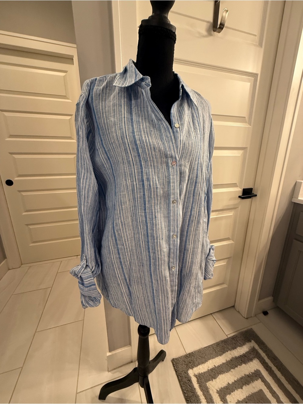 Jones New York Light Blue & White Striped Linen Button-Down Shirt